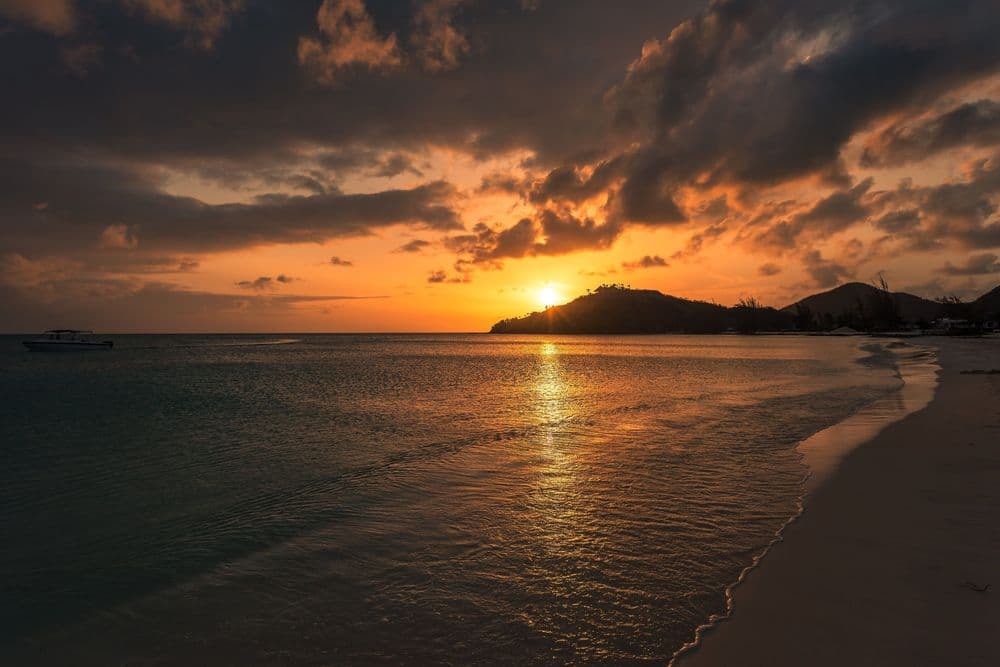 Day 5: Barbuda (Low Bay) (30nm)